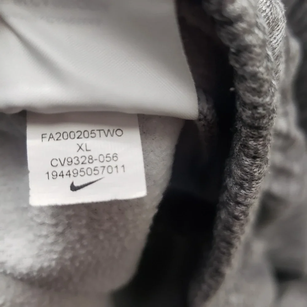 Nike Pants Youth XL Gray Dri-Fit Pockets Drawstring Gym Running Outdoors Fleece‎